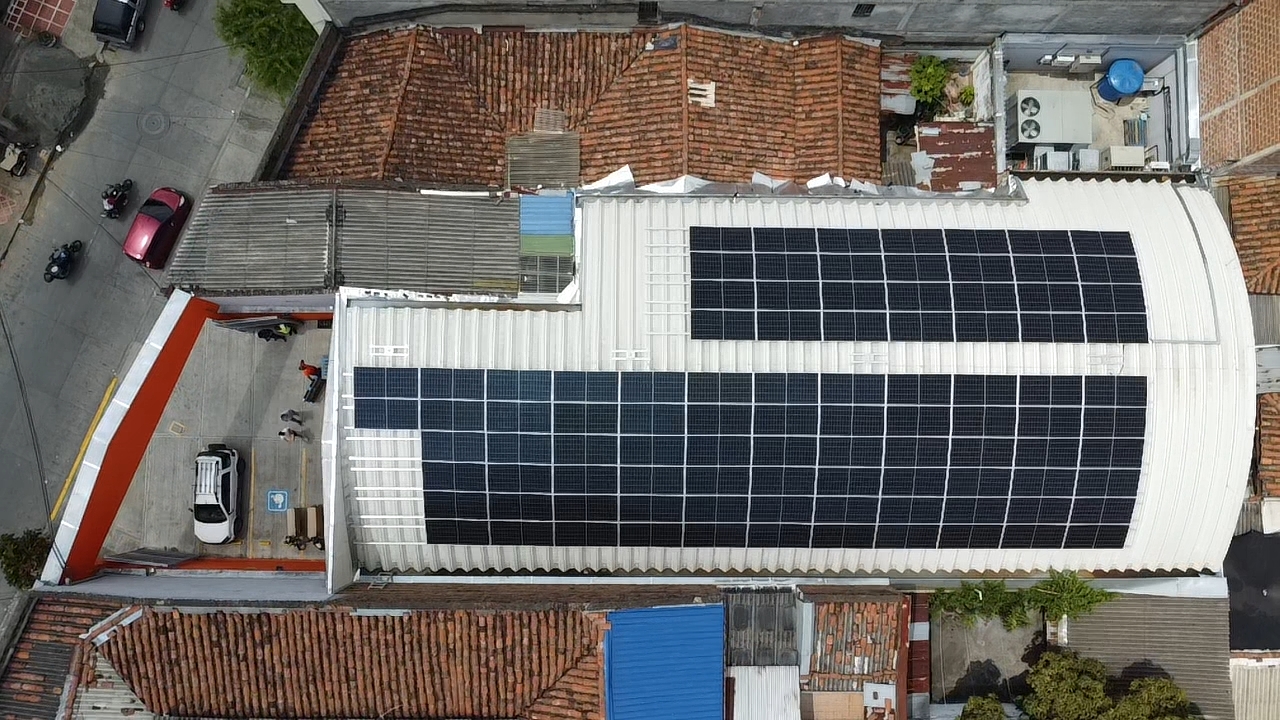 Instalación solar sobre cubierta comercial evaluada por X-energy